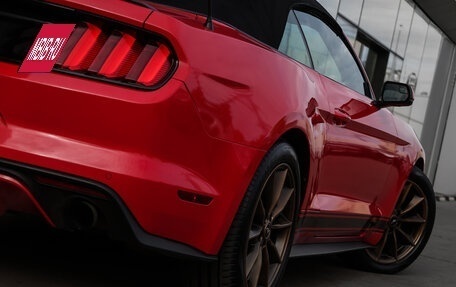 Ford Mustang VI рестайлинг, 2016 год, 2 700 000 рублей, 25 фотография