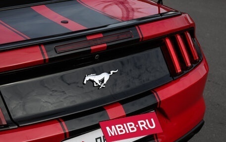 Ford Mustang VI рестайлинг, 2016 год, 2 700 000 рублей, 24 фотография