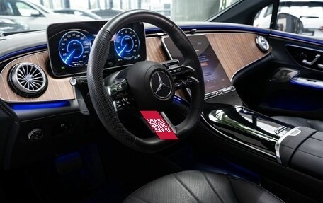 Mercedes-Benz EQE, 2023 год, 7 000 000 рублей, 16 фотография