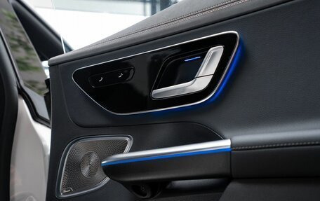 Mercedes-Benz EQE, 2023 год, 7 000 000 рублей, 36 фотография