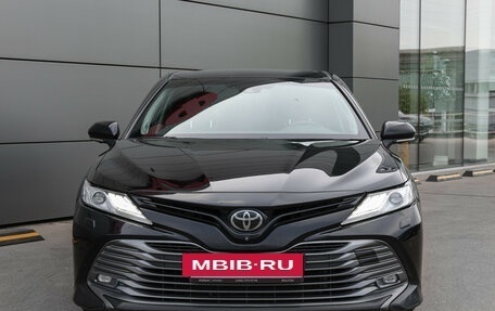 Toyota Camry, 2019 год, 3 300 000 рублей, 2 фотография