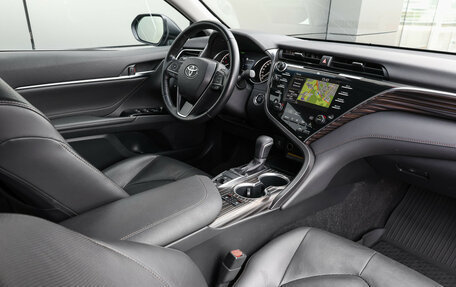 Toyota Camry, 2019 год, 3 300 000 рублей, 8 фотография