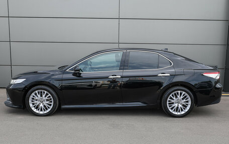 Toyota Camry, 2019 год, 3 300 000 рублей, 7 фотография