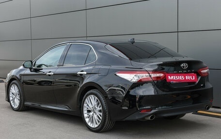 Toyota Camry, 2019 год, 3 300 000 рублей, 6 фотография