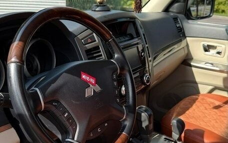 Mitsubishi Pajero IV, 2019 год, 4 500 000 рублей, 10 фотография