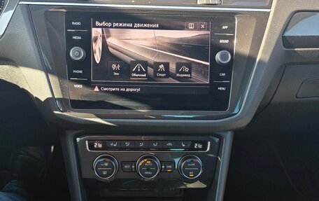 Volkswagen Tiguan II, 2018 год, 2 190 000 рублей, 10 фотография