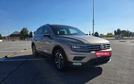 Volkswagen Tiguan II, 2018 год, 2 190 000 рублей, 2 фотография