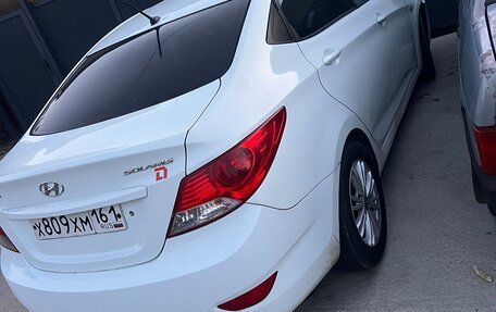 Hyundai Solaris II рестайлинг, 2011 год, 220 000 рублей, 2 фотография