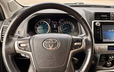 Toyota Land Cruiser Prado 150 рестайлинг 2, 2018 год, 6 600 000 рублей, 3 фотография