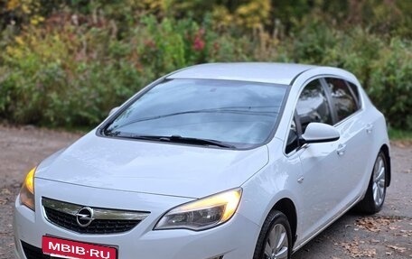 Opel Astra J, 2011 год, 539 000 рублей, 1 фотография
