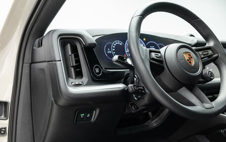 Porsche Cayenne III, 2024 год, 13 990 000 рублей, 15 фотография