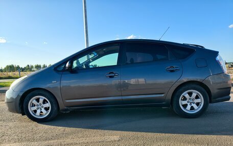 Toyota Prius, 2007 год, 600 000 рублей, 2 фотография
