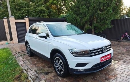 Volkswagen Tiguan II, 2018 год, 2 350 000 рублей, 1 фотография