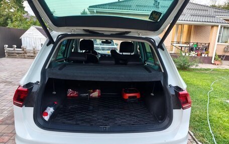 Volkswagen Tiguan II, 2018 год, 2 350 000 рублей, 9 фотография
