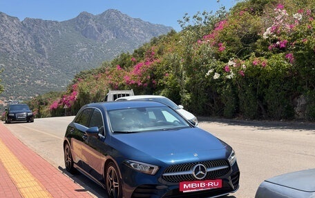 Mercedes-Benz A-Класс, 2019 год, 2 500 000 рублей, 2 фотография