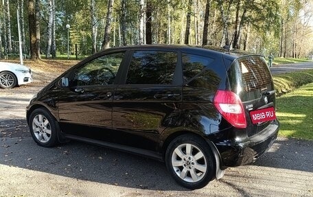 Mercedes-Benz A-Класс, 2011 год, 850 000 рублей, 3 фотография