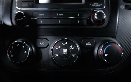 KIA Cerato III, 2013 год, 899 900 рублей, 21 фотография