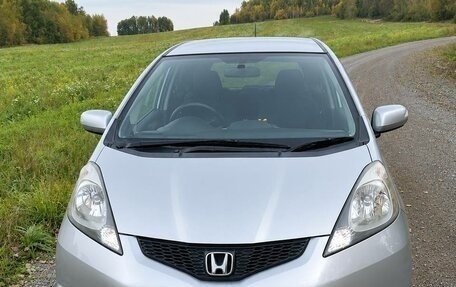 Honda Fit III, 2010 год, 750 000 рублей, 1 фотография