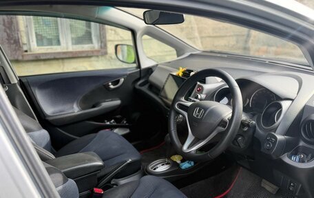 Honda Fit III, 2010 год, 750 000 рублей, 5 фотография