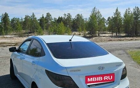 Hyundai Solaris II рестайлинг, 2012 год, 800 000 рублей, 6 фотография