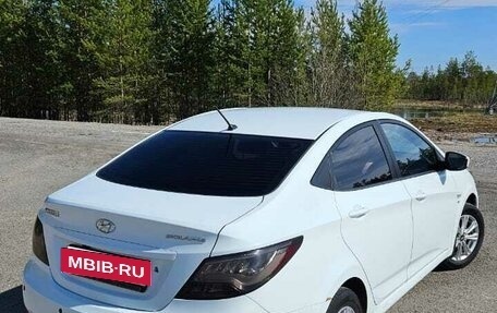 Hyundai Solaris II рестайлинг, 2012 год, 800 000 рублей, 7 фотография