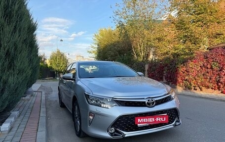 Toyota Camry, 2017 год, 3 100 000 рублей, 4 фотография
