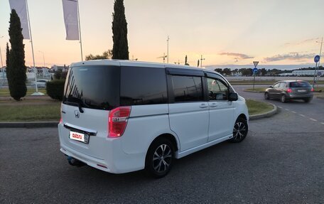 Honda Stepwgn IV, 2014 год, 1 950 000 рублей, 2 фотография