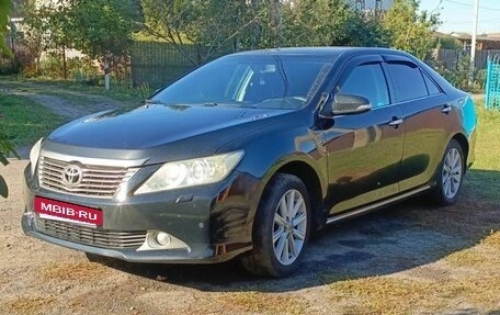 Toyota Camry, 2013 год, 690 000 рублей, 2 фотография