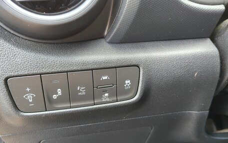 Hyundai Kona I, 2018 год, 2 100 000 рублей, 11 фотография