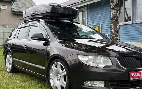 Skoda Superb III рестайлинг, 2012 год, 1 300 000 рублей, 1 фотография