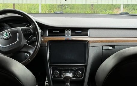 Skoda Superb III рестайлинг, 2012 год, 1 300 000 рублей, 5 фотография