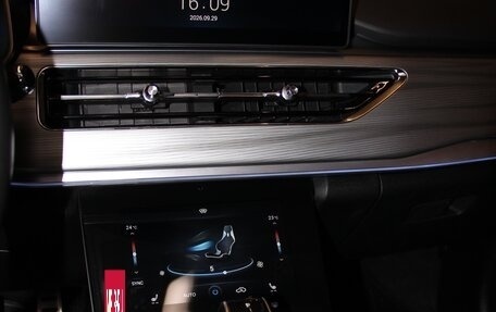 Chery Tiggo 8 Pro, 2022 год, 2 400 000 рублей, 14 фотография