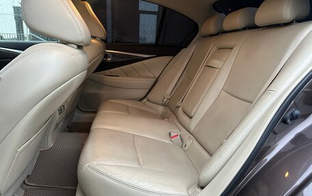 Infiniti Q50 I рестайлинг, 2014 год, 1 800 000 рублей, 13 фотография