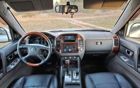 Mitsubishi Pajero III рестайлинг, 2003 год, 1 100 000 рублей, 18 фотография