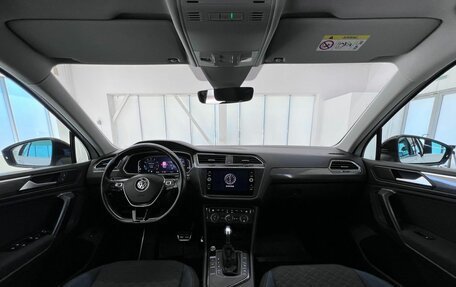 Volkswagen Tiguan II, 2019 год, 2 180 000 рублей, 13 фотография
