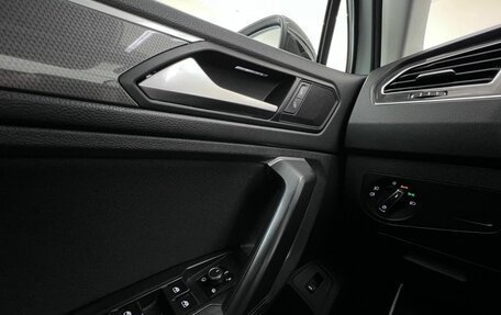 Volkswagen Tiguan II, 2019 год, 2 180 000 рублей, 29 фотография