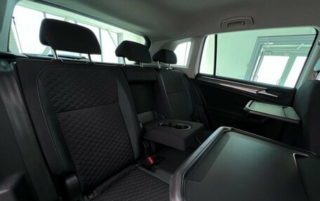 Volkswagen Tiguan II, 2019 год, 2 180 000 рублей, 36 фотография