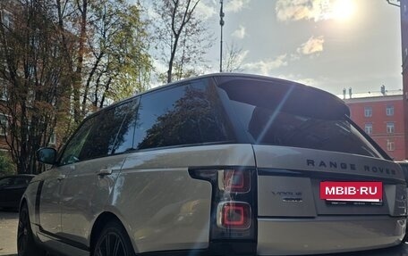 Land Rover Range Rover IV рестайлинг, 2018 год, 6 800 000 рублей, 10 фотография