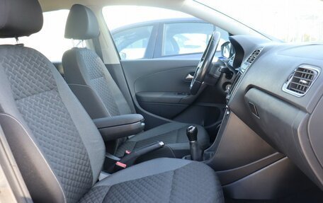 Volkswagen Polo VI (EU Market), 2018 год, 1 200 000 рублей, 13 фотография