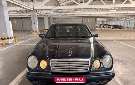 Mercedes-Benz E-Класс, 1997 год, 700 000 рублей, 2 фотография