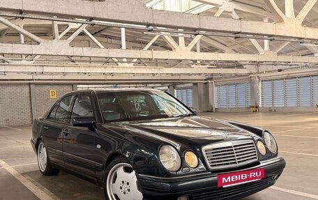 Mercedes-Benz E-Класс, 1997 год, 700 000 рублей, 3 фотография