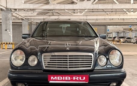 Mercedes-Benz E-Класс, 1997 год, 700 000 рублей, 6 фотография
