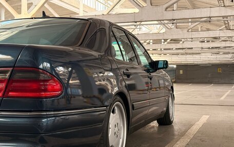 Mercedes-Benz E-Класс, 1997 год, 700 000 рублей, 13 фотография