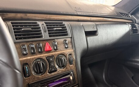 Mercedes-Benz E-Класс, 1997 год, 700 000 рублей, 24 фотография