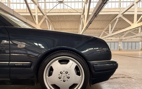Mercedes-Benz E-Класс, 1997 год, 700 000 рублей, 31 фотография
