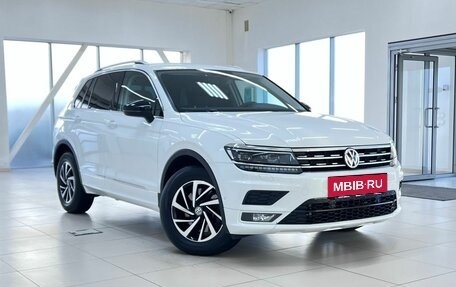 Volkswagen Tiguan II, 2017 год, 2 435 000 рублей, 3 фотография