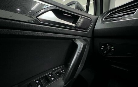 Volkswagen Tiguan II, 2017 год, 2 435 000 рублей, 26 фотография