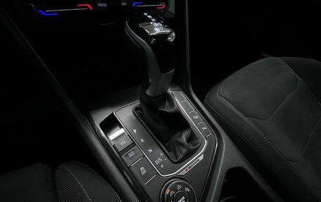 Volkswagen Tiguan II, 2017 год, 2 435 000 рублей, 30 фотография