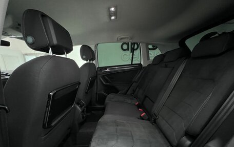 Volkswagen Tiguan II, 2017 год, 2 435 000 рублей, 39 фотография