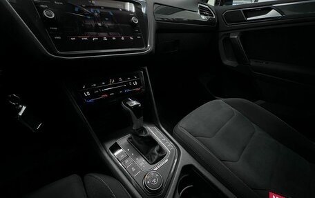Volkswagen Tiguan II, 2017 год, 2 435 000 рублей, 32 фотография